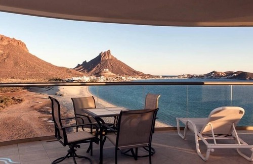 San Carlos House | Beautiful 3 BR Condo w ocean view and resort delight - Playa Blanca by RedAwning