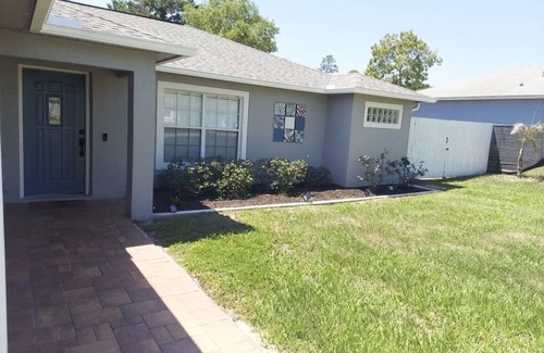 Spring Hill House | Beautiful 3 BR Home|Saltwater Pool|Fenced Yard|8 Min to Weeki Wachee River