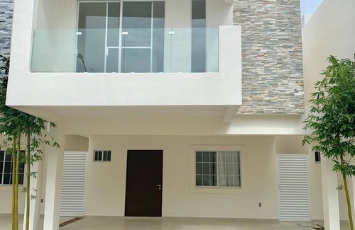 Puerto Juarez House | Beautiful 3 BR/3.5 bath Home@Selvanova