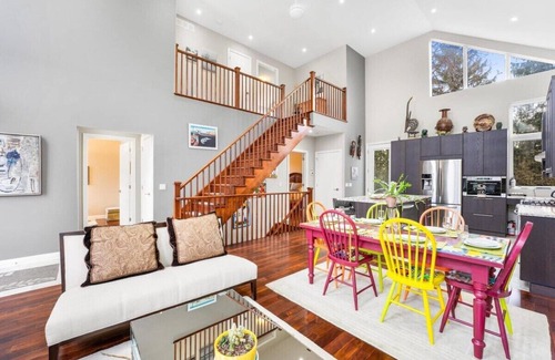 Historic Old Town House | Beautiful 3BR Old Town Home | Steps to Queen St!