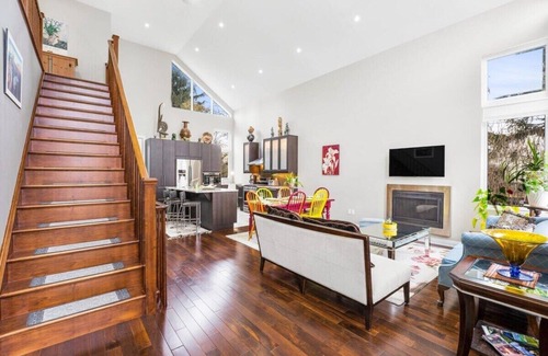 Historic Old Town House | Beautiful 3BR Old Town Home | Steps to Queen St!