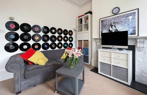 Junction Apartment | Beautiful 3BD Flat in Archway London