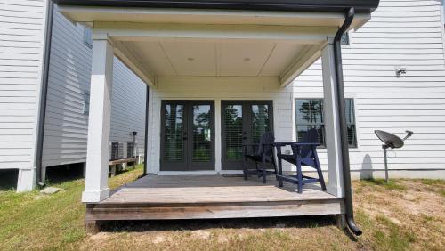 Orange Beach House | Beautiful 3br/25ba w/Kayak access, Sleeps 10