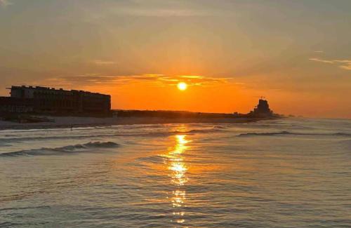 Orange Beach House | Beautiful 3br/25ba w/Kayak access, Sleeps 10