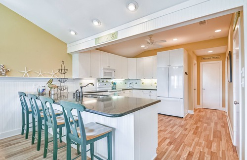 Bermuda Beach House | Beautiful 3rd row roomy Beach home with views, perfect for families and friends.