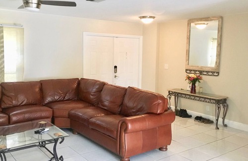 Wellington House | Beautiful 4 Bed 2.5 Bath House near Wellington Horse Show and Polo