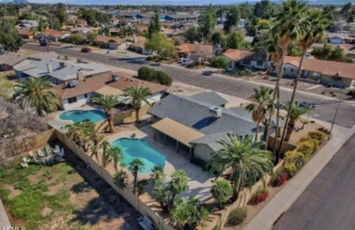 Glendale House | Beautiful 4 BR, stunning Pool- Close to Spring Training & State Farm Stadium