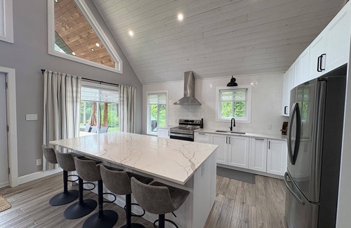 Fort Coulonge Cottage | Beautiful 4 Season Cottage-Sauna,Canoe Kayaks,Paddleboard