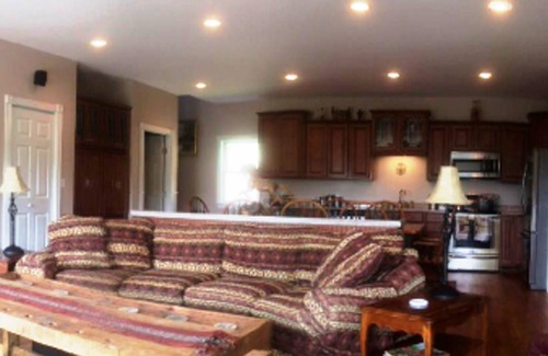 Mouth of Wilson House | Beautiful 4BR house with breathtaking view of the New River in Independence, VA