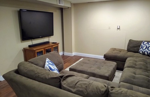 Champaign House | Beautiful 5 BDRM Near U of I and the downtown
