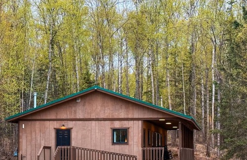 Chugiak House | Beautiful 5-Bedroom Bungalow in the Woods - Mountain + Lake Views