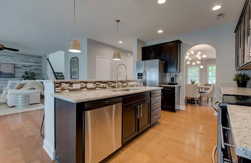 Georgetown House | Beautiful 5 bedroom 2.5 bathroom Georgetown pet friendly house