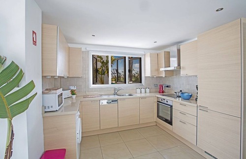 Ayia Thekla Villa | Beautiful 5 Star Holiday Villa in a Prime Location in Sotira