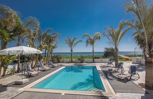 Ayia Thekla Villa | Beautiful 5 Star Holiday Villa in a Prime Location in Sotira