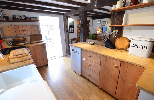 Trefeglwys House | Beautiful 500 year old Farmhouse full of charm and character with wood burner.