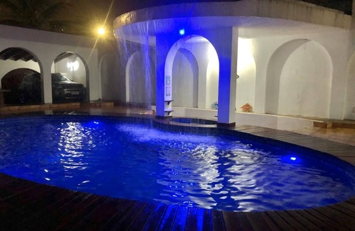 Jardim Centenario House | Beautiful 6 Bedroom House, Pool, Barbecue - Enseada - Guarujá