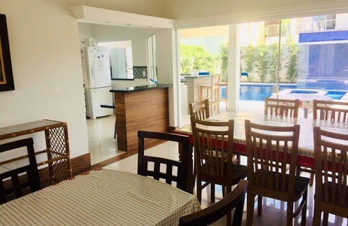 Guaruja House | Beautiful!6 SUITES!air condPOOL!CHURRASQ !Hydro!Sauna, fitness, WIFI, tv channels!