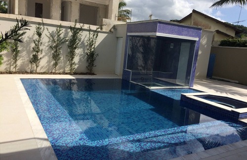 Guaruja House | Beautiful!6 SUITES!air condPOOL!CHURRASQ !Hydro!Sauna, fitness, WIFI, tv channels!