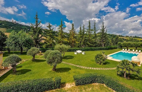 Mogliano Villa | Beautiful 7 bedroom villa with large private pool and spectacular gardens