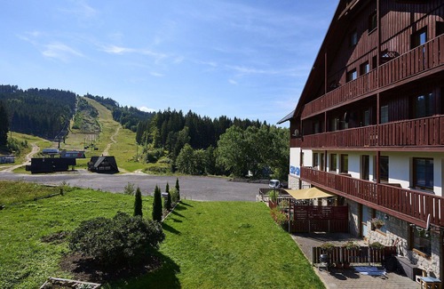 Albrechtice v Jizerskych horach Apartment | Beautiful apartment for 4 guests with WIFI, TV, balcony and parking