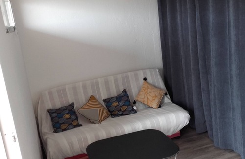 Saint-Nazaire Apartment | Beautiful apartment located canet beach center