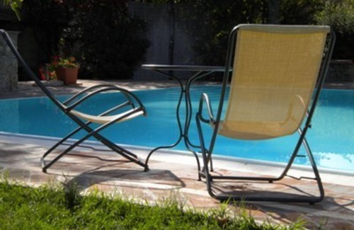 Colle di Val d'Elsa House | Beautiful apartment in villa for 2 guests with pool, TV, patio and pets allowed