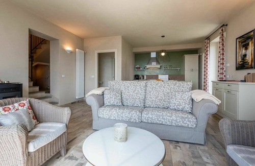 Costigliole d'Asti House | Beautiful apartment in villa for 5 people with A/C, pool, WIFI, TV, patio and panoramic view