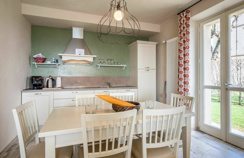 Costigliole d'Asti House | Beautiful apartment in villa for 5 people with A/C, pool, WIFI, TV, patio and panoramic view