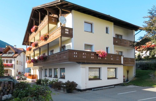 St. Valentin auf der Haide Apartment | Beautiful apartment for 6 people with WIFI, TV, balcony, pets allowed and parking