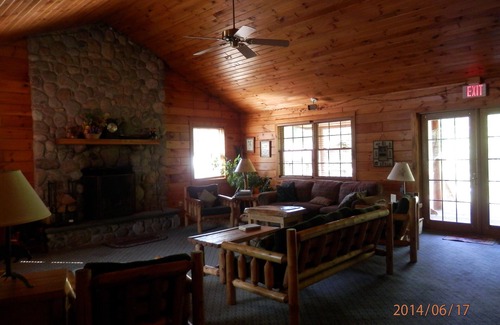 The Glen Cabin | Beautiful Adirondack Lodge just 15 Minutes from Gore Mt ski area & Lake George