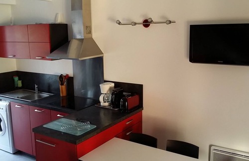 Poggio-Mezzana Villa | Beautiful air-conditioned vacation villa with garden, and the beach at the end of your flip-flops!