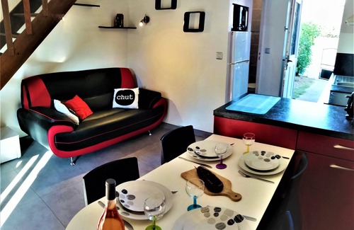 Poggio-Mezzana Villa | Beautiful air-conditioned vacation villa with garden, and the beach at the end of your flip-flops!