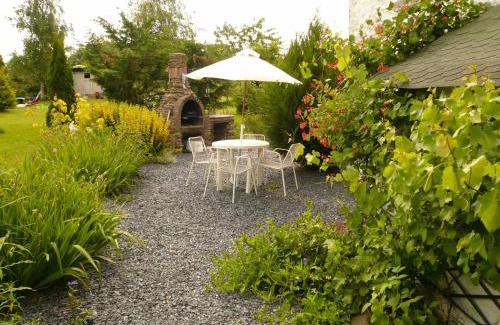 Engreux House | Beautiful and Authentic Cottage