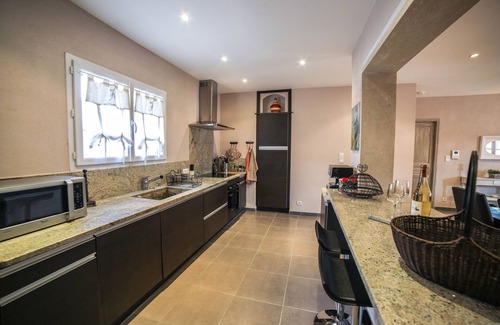 Carpentras Villa | Beautiful and comfortable villa superb heated pool