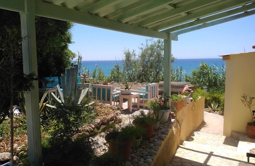 Ag. Georgios House | BEAUTIFUL AND COMFORTABLE STUDIO DIRECTLY BY THE SEA