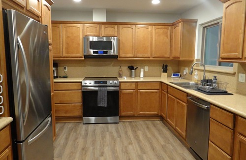 Oxnard House | Beautiful and Cozy 4-BR residential home!