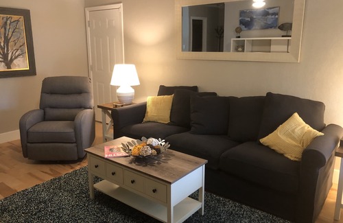 Govalle House | Beautiful and cozy home, only 2 miles to downtown, and 22 min to COTA