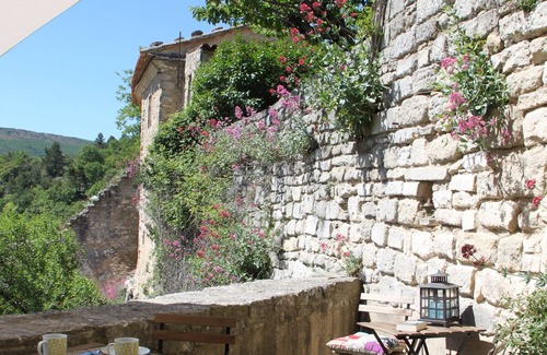 Lacoste Apartment | Beautiful and authentic village house with view in a magnificent site