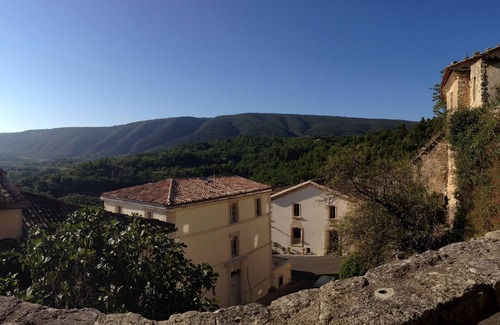 Lacoste Apartment | Beautiful and authentic village house with view in a magnificent site