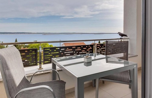 Starigrad Apartment | Beautiful and modern apartment with stunning sea views.