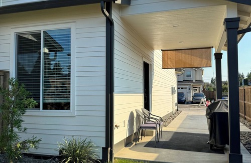 Hazel Dell House | Beautiful and Modern ADU with its own private entrance