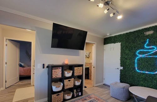 Santee House | Beautiful and Private 2 Bedroom Suite in Santee