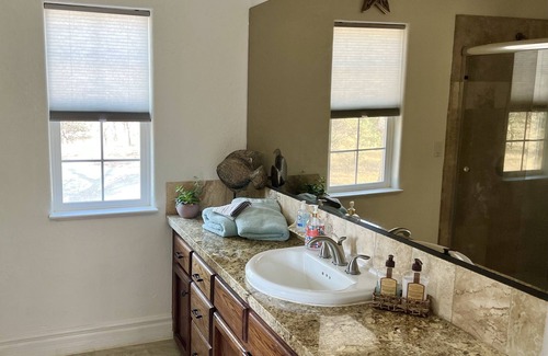 Junction House | Beautiful and Relaxing Guest House!