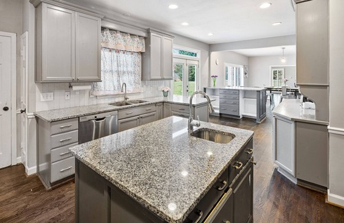 Steele Creek House | Beautiful and Serene 5BR Oasis with Private Pond