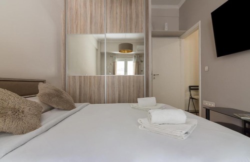 Pangrati Apartment | Beautiful And Spacious Apartment In Pagrati