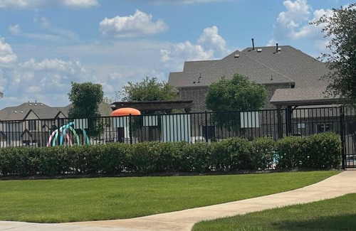 Forney House | Beautiful and Spacious Home in Charming Forney with Fiber WIFI