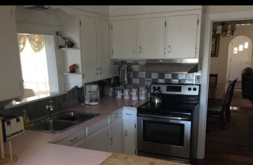 Kittery House | Beautiful and spacious 4 bedroom, 3 bath house with full water view