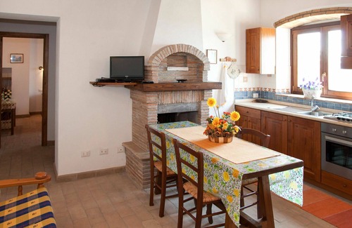 San Lorenzo Nuovo Apartment | Beautiful apartment for 4 guests with A/C, pool, WIFI, TV, patio and parking