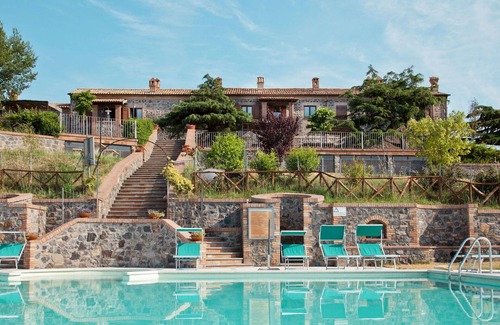San Lorenzo Nuovo Apartment | Beautiful apartment for 4 guests with A/C, pool, WIFI, TV, patio and parking