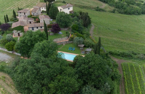Greve in Chianti House | Beautiful apartment in villa for 8 guests with WIFI, pool, TV, patio, pets allowed and parking